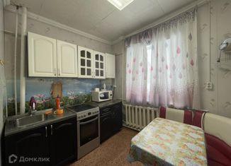 Двухкомнатная квартира на продажу, 50 м2, Салехард, улица Чубынина, 29Б
