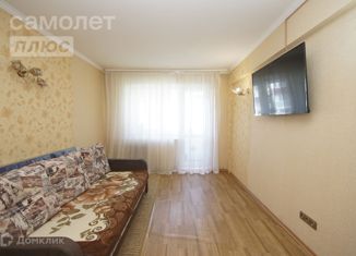 Продается двухкомнатная квартира, 46 м2, Омск, улица 50 лет Профсоюзов, 132