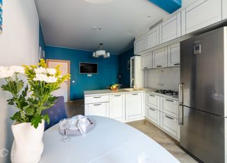 Продам 3-ком. квартиру, 80.4 м2, Санкт-Петербург, проспект Добролюбова, 7/2, метро Спортивная