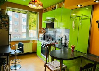 Продажа 3-ком. квартиры, 63 м2, деревня Кабицыно, микрорайон Молодёжный, 1