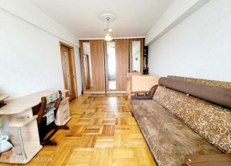 2-комнатная квартира на продажу, 50 м2, Армавир, улица Советской Армии, 31