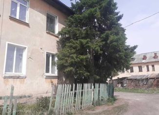 Трехкомнатная квартира на продажу, 59 м2, Артёмовский, улица Карла Либкнехта, 1