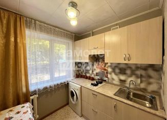 Продается 3-комнатная квартира, 62 м2, Барнаул, улица Георгия Исакова, 231