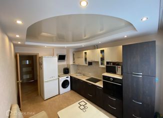 Продам 3-комнатную квартиру, 80 м2, Екатеринбург, улица Академика Шварца, 6к2