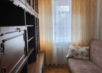 Сдам в аренду трехкомнатную квартиру, 56 м2, Ставрополь, улица Ленина, 120/2, микрорайон № 6
