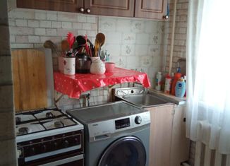 Продам 3-комнатную квартиру, 56 м2, Барнаул, улица Глушкова, 29