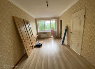 Продается 2-ком. квартира, 45 м2, Владикавказ, улица Ватутина, 57, Иристонский муниципальный округ