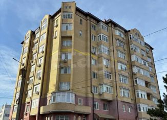 Продается 2-комнатная квартира, 74.2 м2, Элиста, улица А. Сусеева, 23