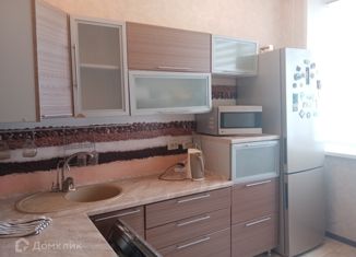 Сдам в аренду двухкомнатную квартиру, 65 м2, Курск, улица Карла Маркса, 72к15