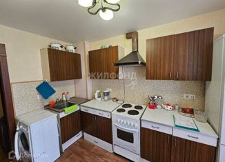 Продается 3-ком. квартира, 60 м2, Тольятти, Приморский бульвар, 48