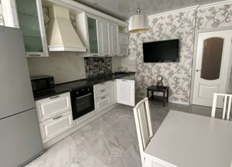 Продаю 1-комнатную квартиру, 50 м2, Краснодар, Кубанская улица, 54, Кубанская улица