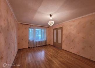 Продается двухкомнатная квартира, 49.4 м2, станица Северская, улица Ленина, 57В