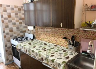 Сдается в аренду трехкомнатная квартира, 80 м2, Феодосия, улица Дружбы, 18