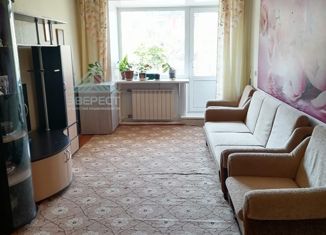 Продается 3-комнатная квартира, 59 м2, поселок городского типа Шушенское, 1-й микрорайон, 10