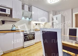 Сдаю в аренду 2-ком. квартиру, 70 м2, Самара, Революционная улица, 101Г, метро Гагаринская