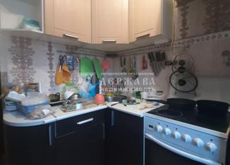 Продается двухкомнатная квартира, 45 м2, Кемерово, Новогодняя улица, 16, жилой район Кедровка