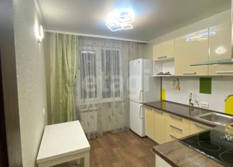 Продам 1-комнатную квартиру, 40 м2, Екатеринбург, улица Викулова, 61к2, улица Викулова