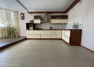 Продам 3-комнатную квартиру, 94 м2, Калужская область, улица Гагарина, 5