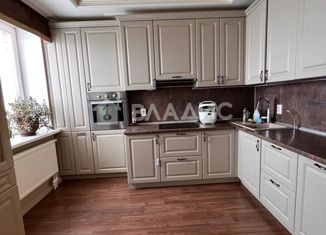 Сдача в аренду 3-ком. квартиры, 88 м2, Сыктывкар, улица Клары Цеткин, 10, Октябрьский район