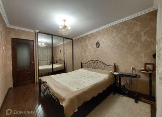Продам трехкомнатную квартиру, 65 м2, Нальчик, улица Сергея Лазо, 12, район Стрелка