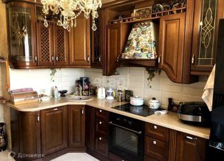 Продам 2-ком. квартиру, 70 м2, Новосибирск, улица Серебряные Ключи, 4, улица Серебряные Ключи