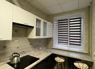 Продам 3-ком. квартиру, 61.1 м2, Углич, микрорайон Солнечный, 9