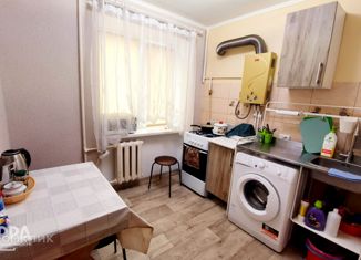 Продается двухкомнатная квартира, 45 м2, поселок городского типа Мирный, улица Сырникова, 6