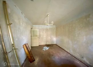 Продаю 2-ком. квартиру, 43 м2, Среднеуральск, Набережная улица, 6