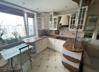 Продаю 3-ком. квартиру, 76 м2, Москва, Симферопольский бульвар, 24к2, Симферопольский бульвар