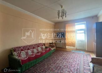 Продается 3-комнатная квартира, 82 м2, Кемерово, улица Дарвина, 2