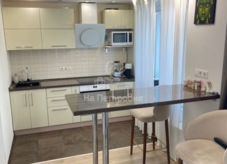 Продам двухкомнатную квартиру, 38 м2, Москва, Усачёва улица, 4, Усачёва улица