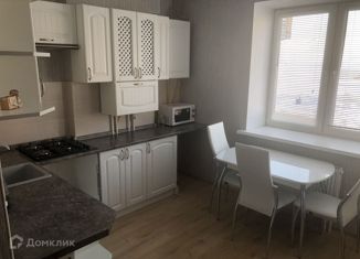 Продаю 3-ком. квартиру, 60.2 м2, Калуга, ЖК СолнцеГрад, Советская улица, 180