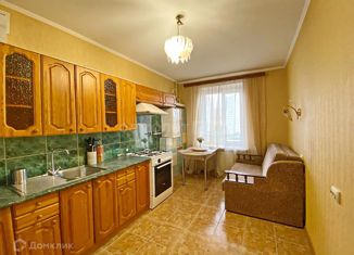 Продам 1-комнатную квартиру, 41 м2, Калуга, Сиреневый бульвар, 2