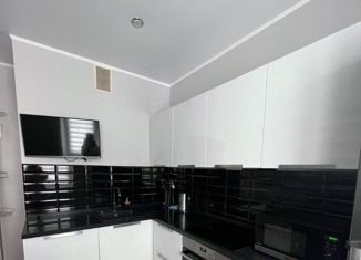 Продаю двухкомнатную квартиру, 64 м2, Краснодар, Кубанская улица, 54, Кубанская улица