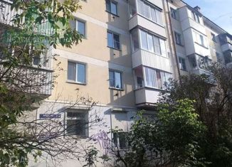 Продам 1-комнатную квартиру, 30 м2, Смоленск, улица Кутузова, 4