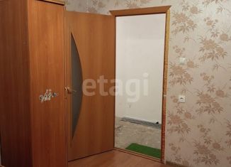 Продаю 2-ком. квартиру, 65 м2, деревня Пышминка, Юбилейная улица, 1