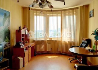 Продаю 2-ком. квартиру, 56 м2, Москва, Перекопская улица, 34к2, Перекопская улица