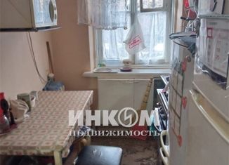 Сдаю в аренду трехкомнатную квартиру, 48 м2, Москва, 4-й Вятский переулок, 24к2, 4-й Вятский переулок