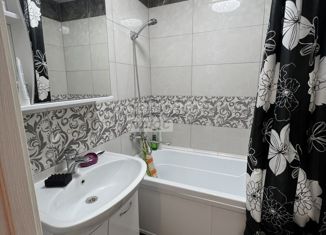 Продается трехкомнатная квартира, 70 м2, Татарстан, 46-й комплекс, 10