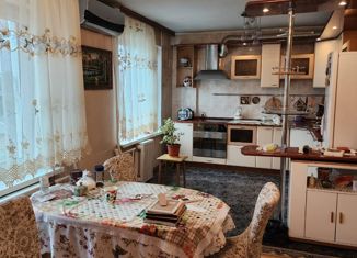 Сдача в аренду 3-ком. квартиры, 80 м2, Красноярск, улица Академика Павлова, 86