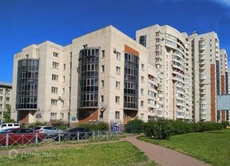 Продам 2-комнатную квартиру, 64.2 м2, Санкт-Петербург, Варшавская улица, 19к2, метро Электросила