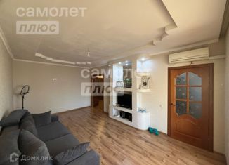 Продается трехкомнатная квартира, 69.3 м2, Астраханская область, улица Бориса Алексеева, 32