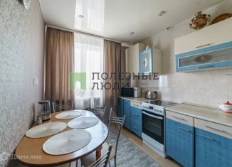 Продается трехкомнатная квартира, 65.2 м2, Череповец, улица Химиков, 26