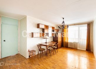 Продам 2-ком. квартиру, 45 м2, Москва, Уральская улица, 17, Уральская улица