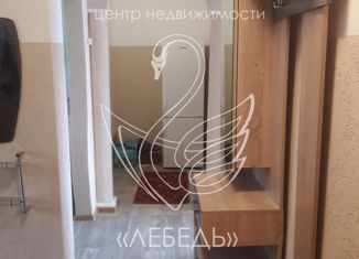 Продам 2-комнатную квартиру, 47 м2, Неман, Полевая улица, 2