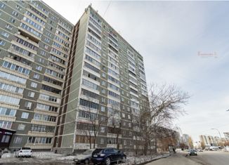 Продается двухкомнатная квартира, 47 м2, Екатеринбург, улица Пехотинцев, 18, метро Машиностроителей