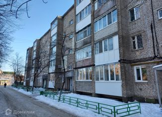 Продается 2-ком. квартира, 53.6 м2, поселок городского типа Стройкерамика, Народная улица, 11