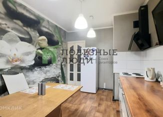 Продажа трехкомнатной квартиры, 63 м2, Бийск, Стахановская улица, 1