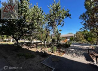 Продается двухкомнатная квартира, 54.1 м2, посёлок городского типа Кировское, улица Франко, 13