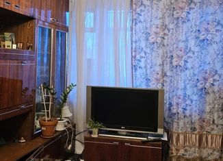 Продам 2-ком. квартиру, 45 м2, Нижний Новгород, улица Героя Советского Союза Прыгунова, 20, метро Парк Культуры